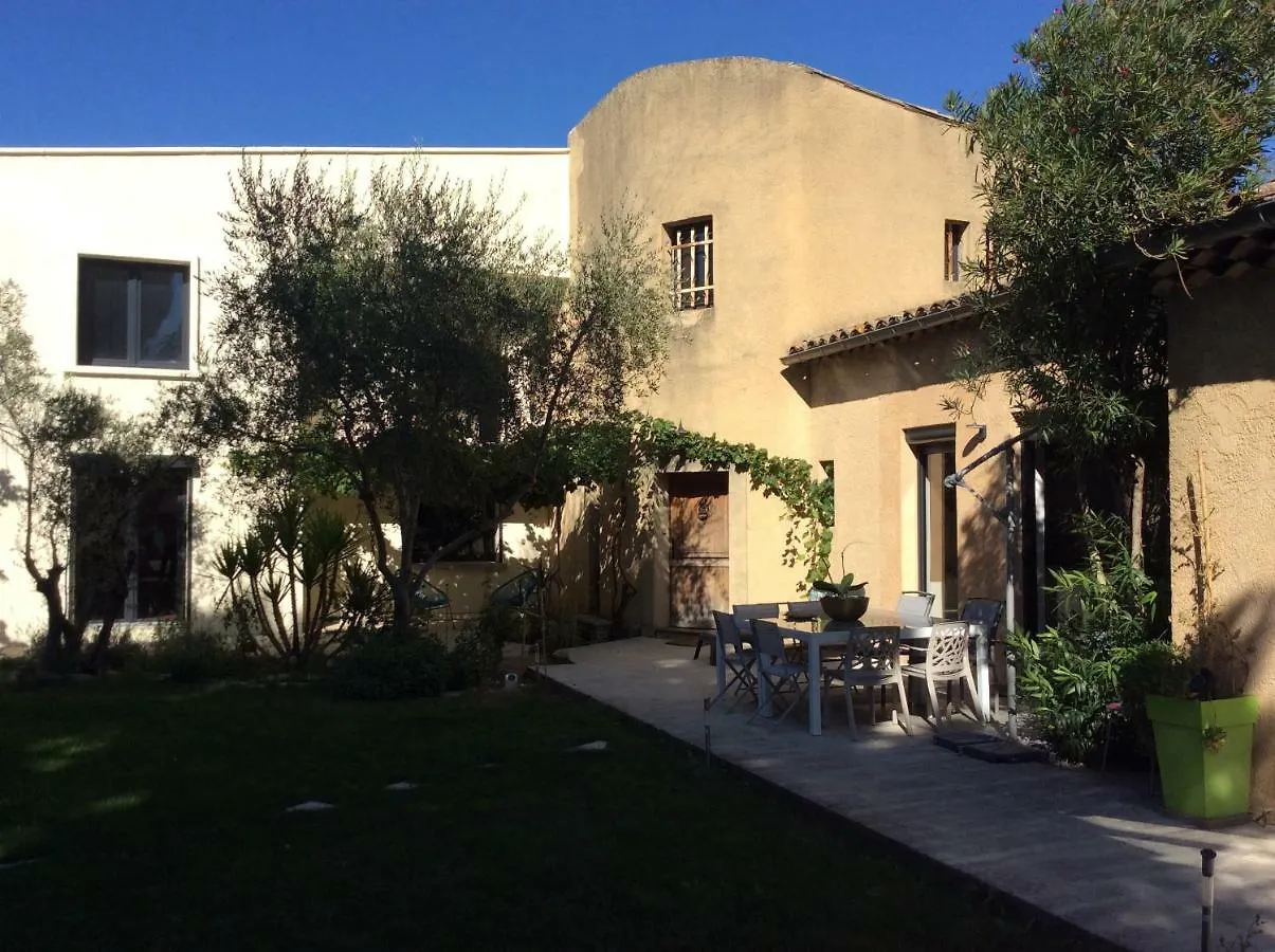 Chambre Double La Cigale Insolite Pierrelatte Homestay